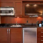 No Resort Fee Strip View Balcony+ Valet Parking